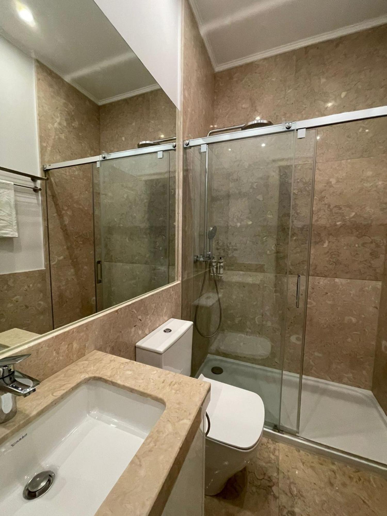 Double Room With Private Wc In Shared House In Downtown Lisboa Dış mekan fotoğraf